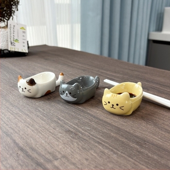 Cuki japán stílusú kerámiamártogatós tál macskával, három virággal, szójaszószhoz és ecethez