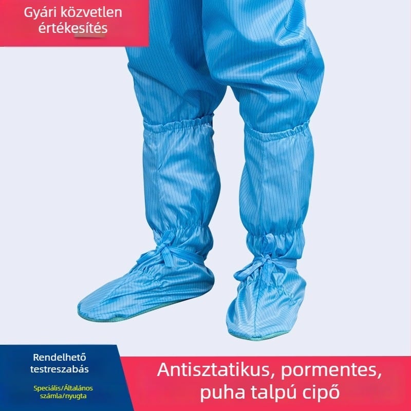 Antisztatikus magasszárú cipő puha talppal, antisztatikus cipővédőkkel, kék-fehér csíkos mintával, pormentes műhelyben.