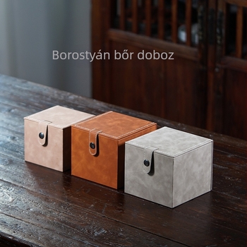 Kiemelkedő minőségű PU bőrből készült csomagoló doboz lila agyag teáskannákhoz, porcelán csészékhez, mesters csészékhez és ajándékcsomagoláshoz, logó nyomtatási lehetőséggel
