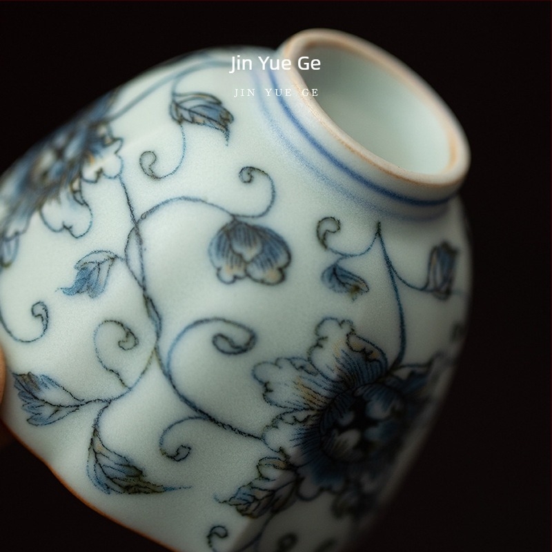 Kék-fehér porcelán teáscsésze lótusz és pünkösdi rózsa motívummal, otthoni használatra