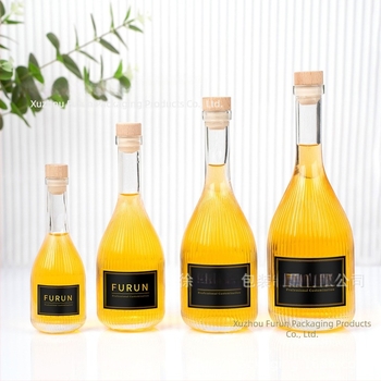 Csúcsminőségű üres italos üvegek kristályfehér üvegből vodkához, gyümölcsléhez és házi italokhoz; logónyomási lehetőség; 100 ml, 250 ml, 350 ml, 500 ml.