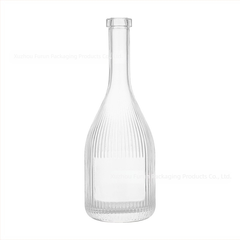 Csúcsminőségű üres italos üvegek kristályfehér üvegből vodkához, gyümölcsléhez és házi italokhoz; logónyomási lehetőség; 100 ml, 250 ml, 350 ml, 500 ml.