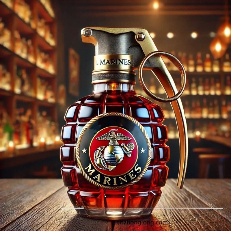 Gránát alakú whisky-dekanter, üveg