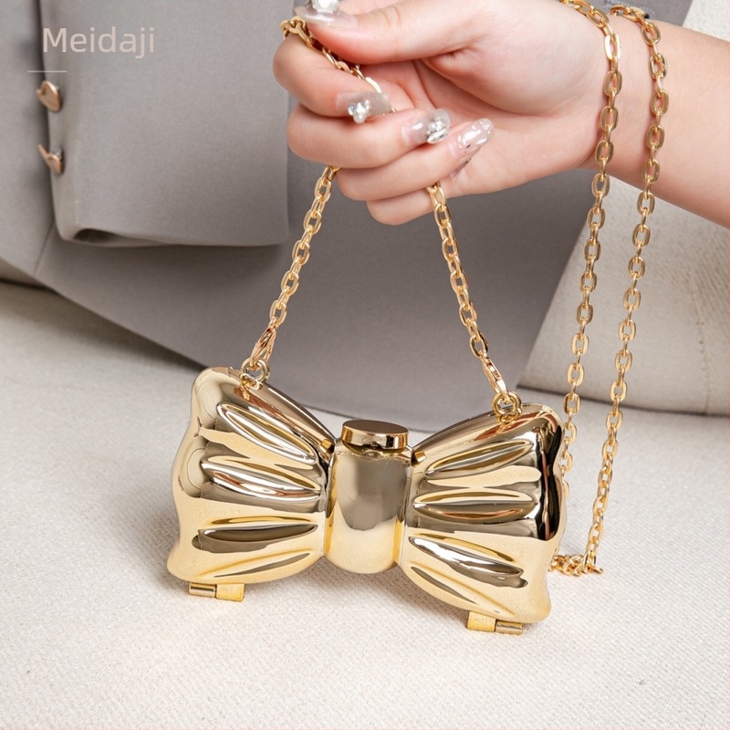 Mini akrilik clutch lánccal és masnival, estélyi crossbody táska, kis négyzet alakú