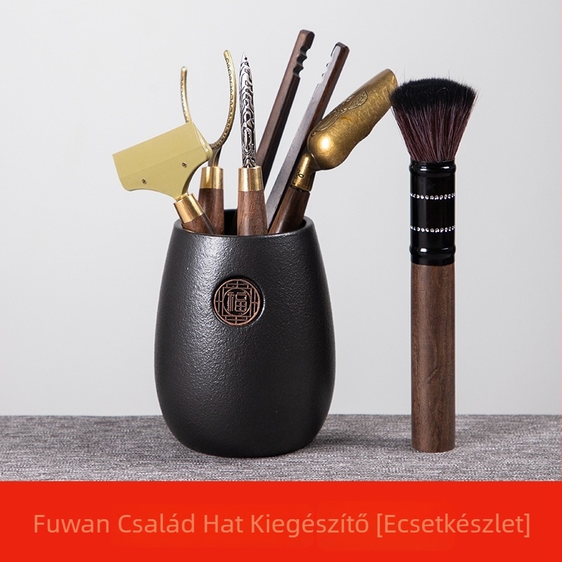 Teaceremónia kellékei: hét darabos mázas készlet – teásdoboz, teáskanál, teás merőkanál, teaszűrő, teacsipesz, teázó tű, teás kés