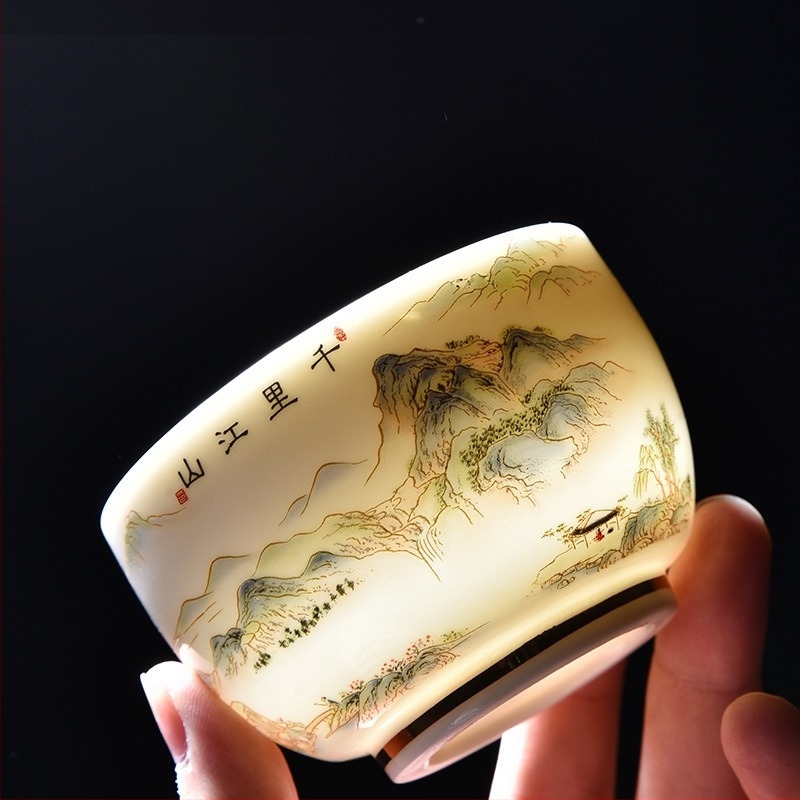 Porcelán teásbowl jade-szerű mázzal és ezer mérföldes táj motívummal, Zen stílusú