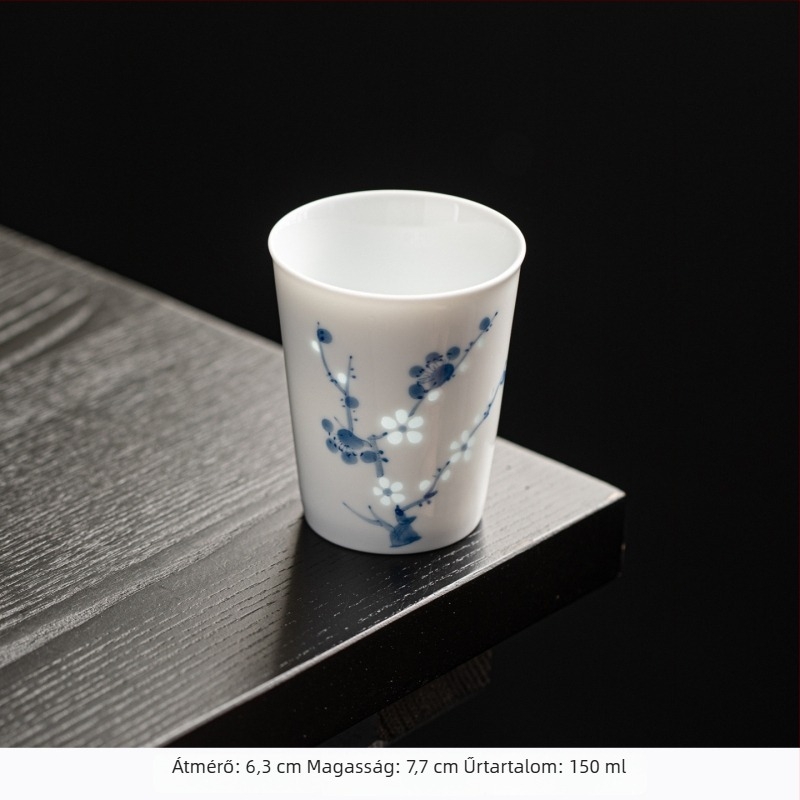 Kézzel festett kék-fehér porcelán teáscsésze a Négy Uraság motívummal (szilva, orchidea, bambusz, krizantéma), kerámia, egyenes formájú
