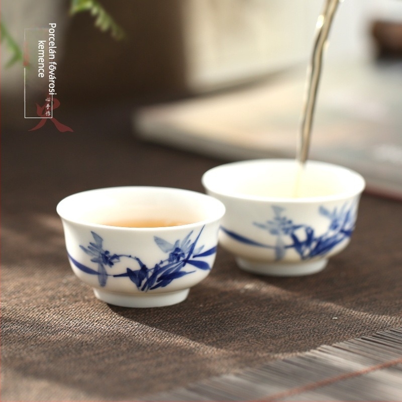 Jingdezhen kézzel festett kék-fehér porcelán teáscsésze, kerámia, kis méret