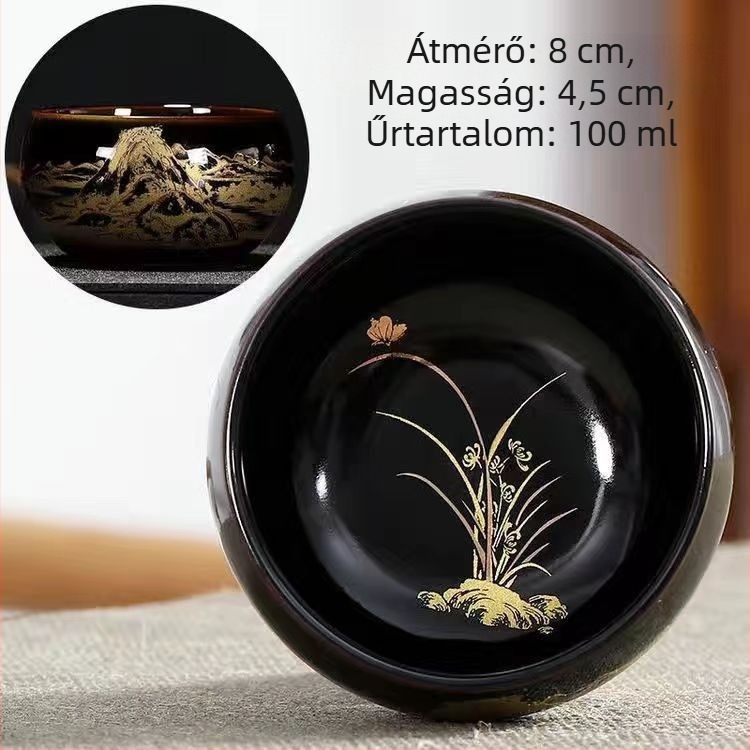 Kézzel készített kerámia teáscsésze táj motívummal: szilva, orchidea, bambusz és krizantéma; fekete mázzal, meditációs teáscsésze