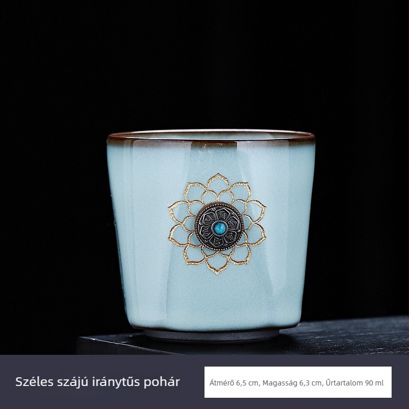 Kínai stílusú kerámia teáscsésze vasból készült testtel, arany kézzel festett díszítéssel