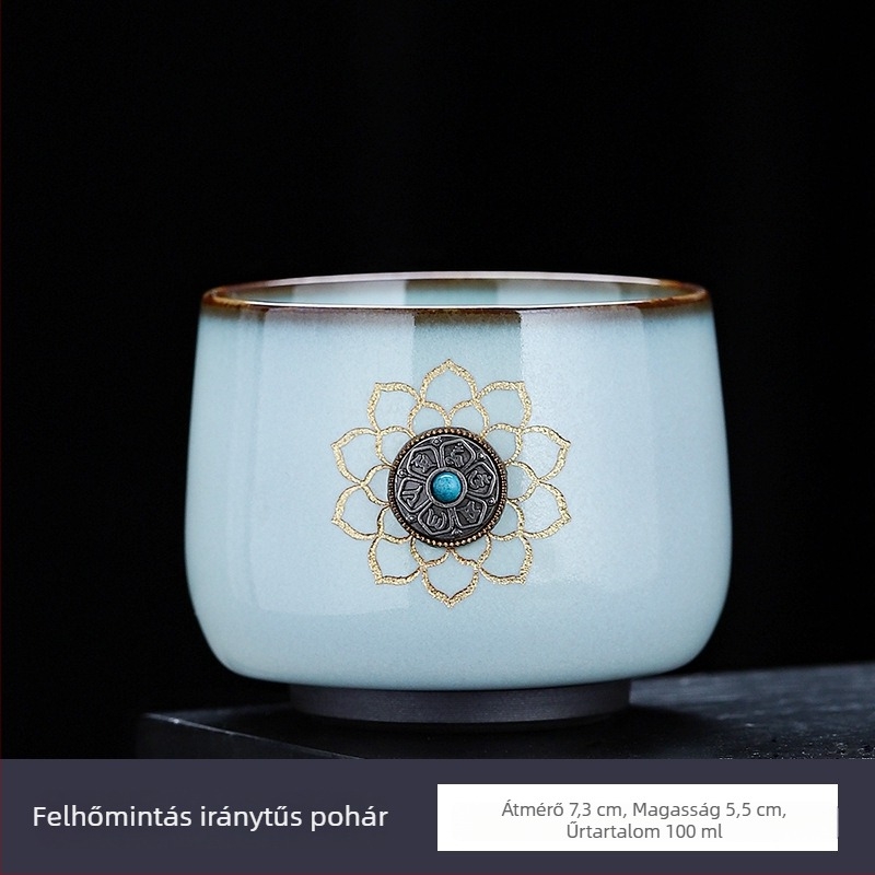 Kínai stílusú kerámia teáscsésze vasból készült testtel, arany kézzel festett díszítéssel