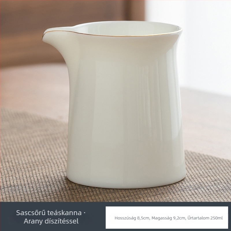 Fehér porcelán tea szeparátor és víz egyensúlyozó