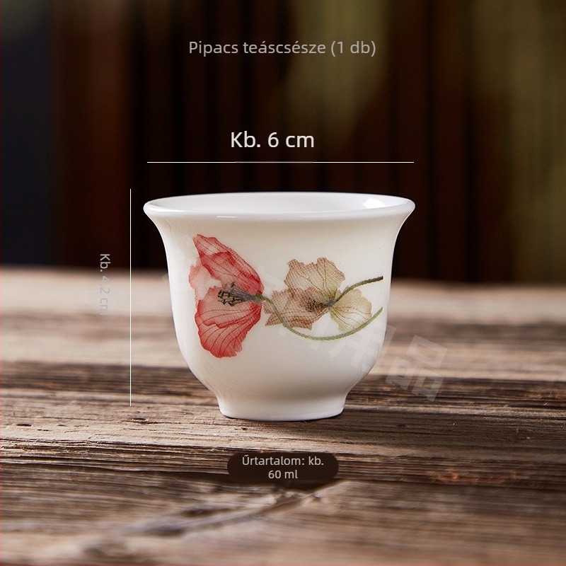 Porcelán teáscsésze és kis boros pohár, hagyományos kínai stílusú kung-fu teáskészlet