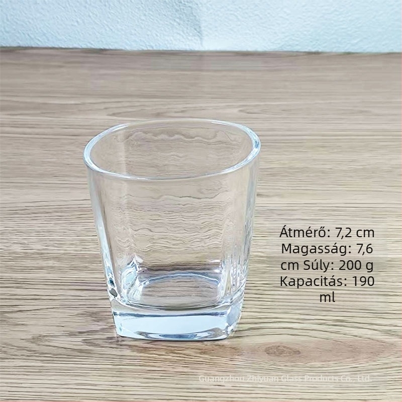Vastagított négyszögletes üvegpohár, átlátszó, vízhez, gyümölcsléhez, tejhez, whiskyhez és sörhöz, 301–400 ml