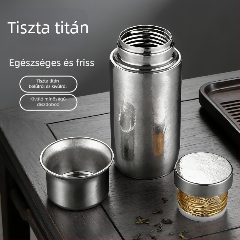 Tiszta titániumból készült mágneses bögre, belső rész varrat nélküli, háromrétegű titán alj, szigetelt kivitel, 300 ml