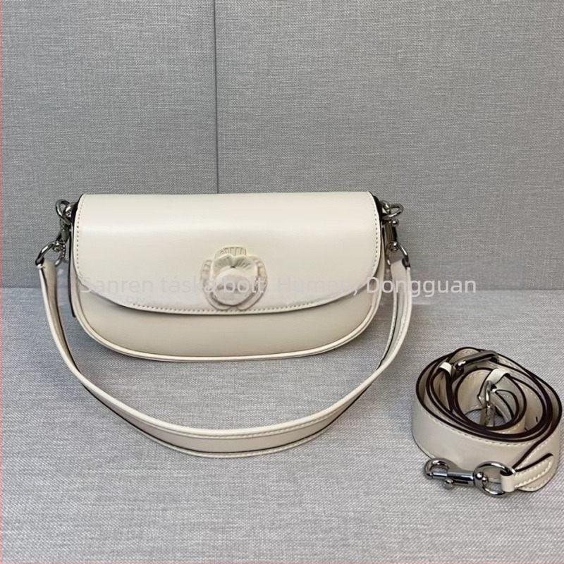 OAC Női saddle bag típusú táska, kis méret, szintetikus bőr, nylon belsővel, fedél zárással, belső cipzáros zseb, két vállpánt, mindennapi használatra