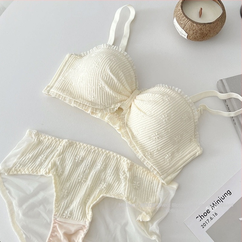 Kis méretű pánt nélküli melltartó, gyűrődésmentes, csúszásmentes, 3/4 kosár, nylon anyag, kényelmes tartás