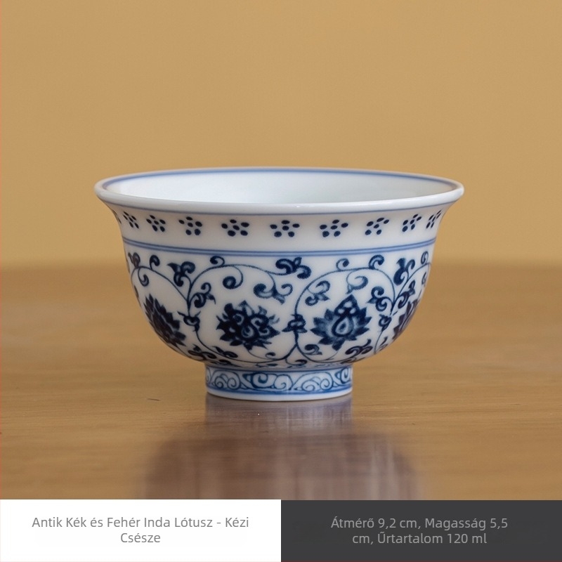 Fehér porcelán teáscsésze kék-fehér mintával, kerámia, egy személyre szóló darab.