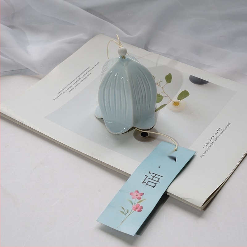 Japán stílusú kerámia harang Lily of the Valley motívummal, kültéri kertdekoráció, kézműves