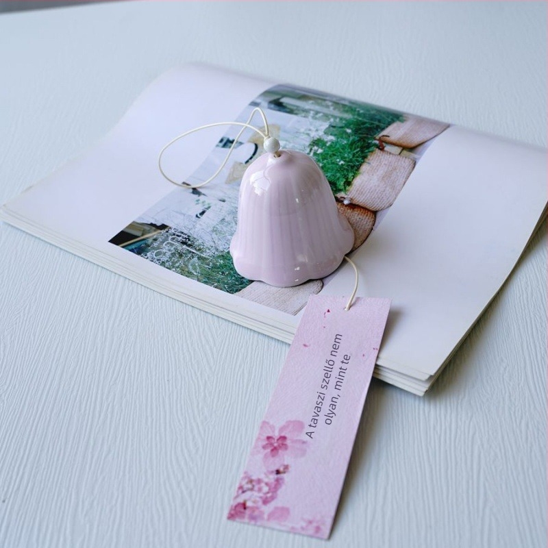 Japán stílusú kerámia harang Lily of the Valley motívummal, kültéri kertdekoráció, kézműves