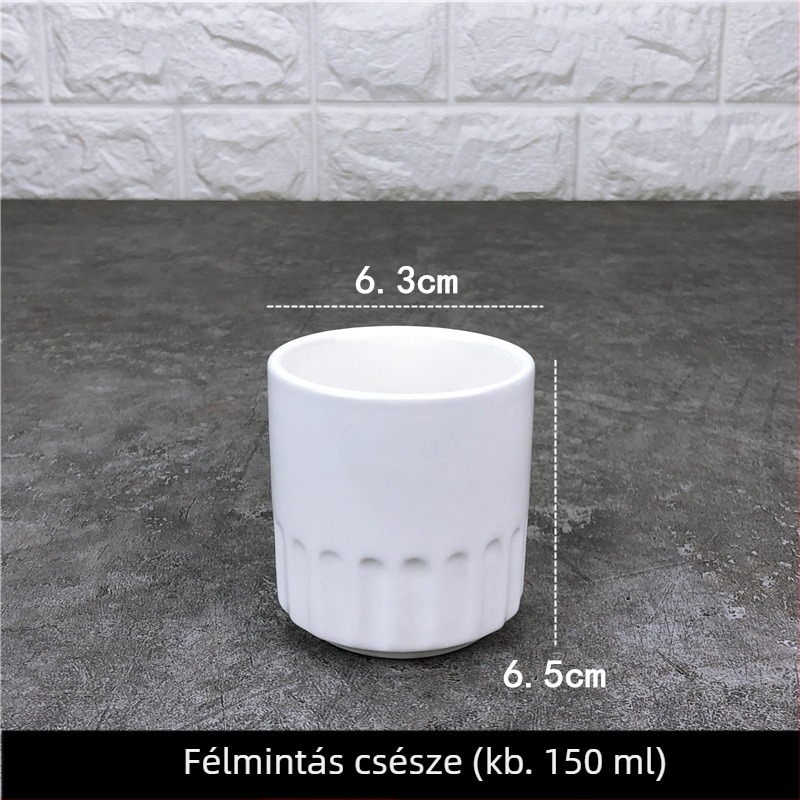 tiszta fehér kerámia teáscsésze, kínai stílus, egyszerű dizájn