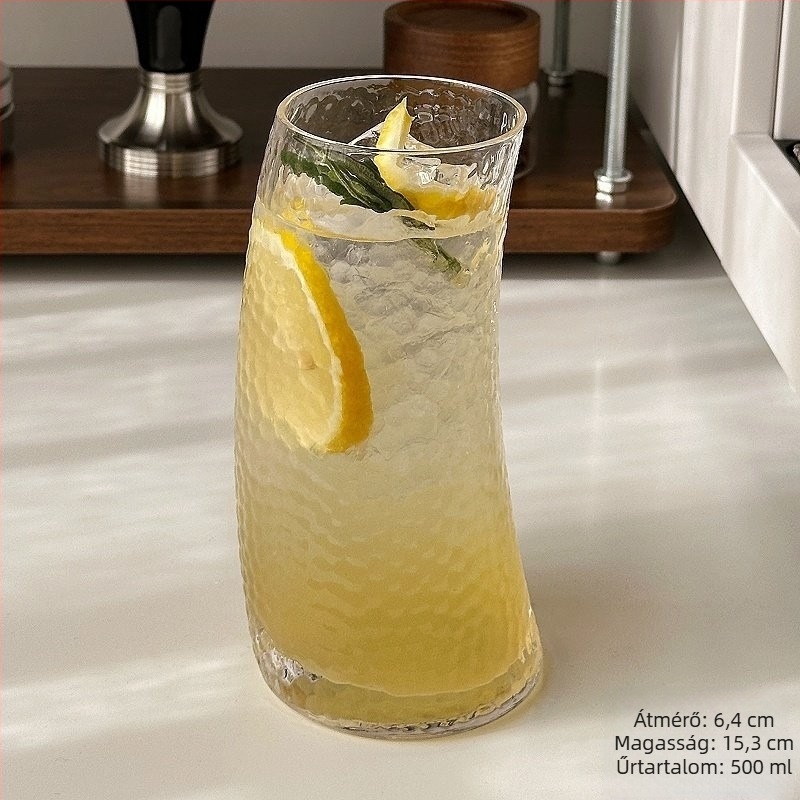 Influencer által inspirált stílusú üvegpohár, aszimmetrikus formával, crescent sail dizájn, gyümölcsléhez, mojitohoz, koktélokhoz és tejes teához