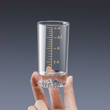 Mérővel ellátott szeszes italok pohara, 101-200 ml, jéghegy-alakú talppal, modern minimalist dizájn vendéglátáshoz