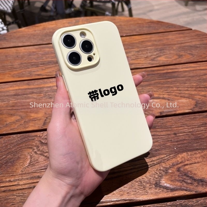 Folyékony szilikonból készült telefontok iPhone 16/17-hez logóval, teljes lefedettség, egyszínű, bőrszerű tapintás