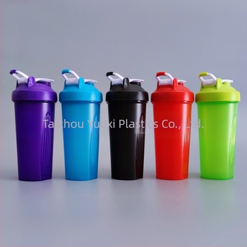 Logóval ellátott shaker pohár fehérjeporhoz, hordozható műanyag edzéshez 600 ml