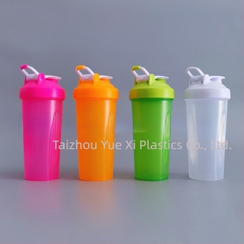 Logóval ellátott shaker pohár fehérjeporhoz, hordozható műanyag edzéshez 600 ml