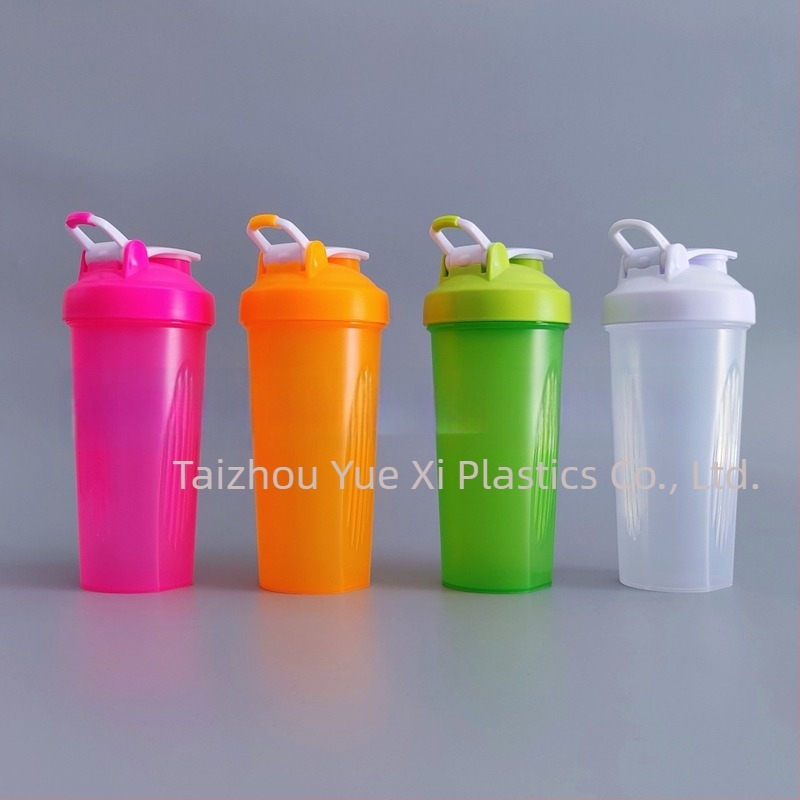 Logóval ellátott shaker pohár fehérjeporhoz, hordozható műanyag edzéshez 600 ml