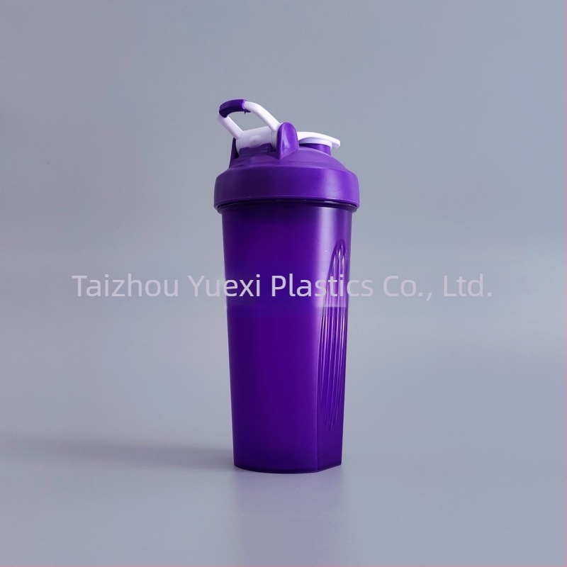 Logóval ellátott shaker pohár fehérjeporhoz, hordozható műanyag edzéshez 600 ml