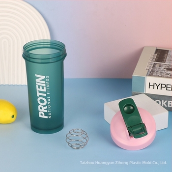 Új 600 ml sportos shaker pohár fehérje porhoz keverőgolyóval