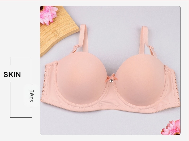 Push-up melltartó, puha, bőrbarát nejlonból, 3/4 kosár, levehető vállpántok, hátul három sor kapcsos záródás, sexy nagy méret