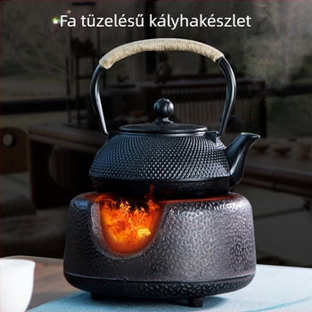 Japán stílusú vas üsttel és alaplappal ellátott faszén kályha — retro otthoni teázáshoz