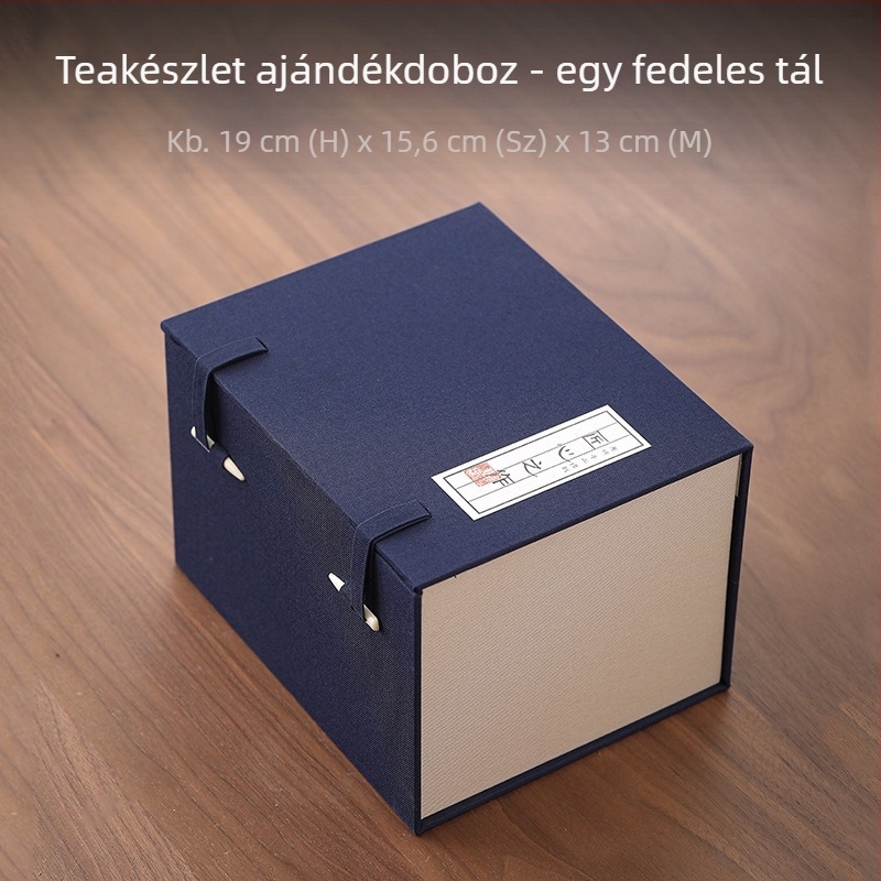 Kék brokát ajándékdobozos teáskészlet: teáscsésze, teáskanna és fedeles tál