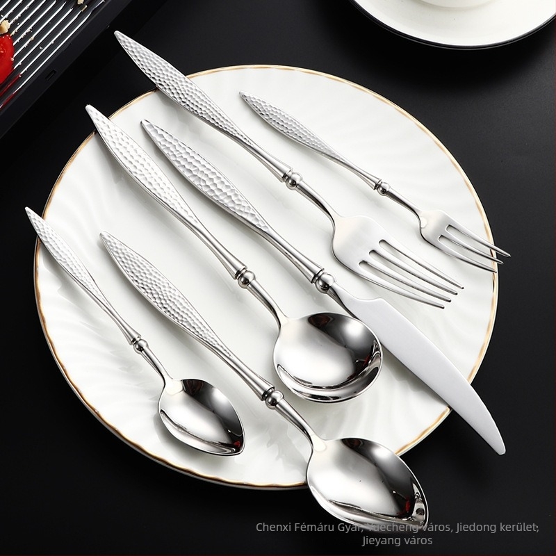 304 rozsdamentes acélból készült nyugati étkészlet platina felülettel és willow-leaf mintázattal; steak kés, villa, kanál, desszert villa és desszert kanál