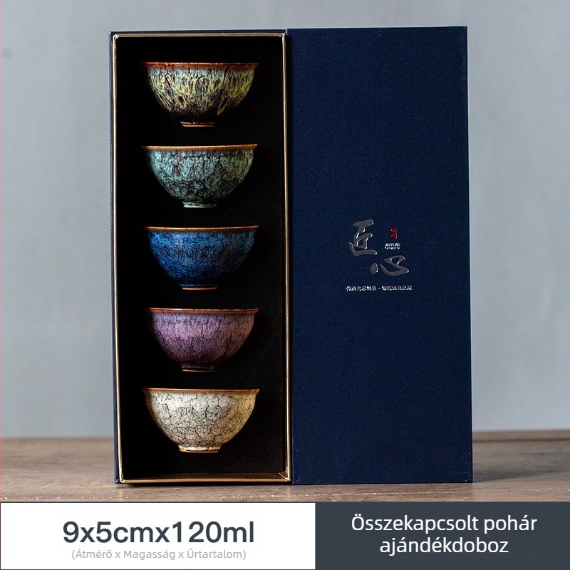 Öt elemhez tartozó porcelán teáscsésék készlete ajándékdobozban