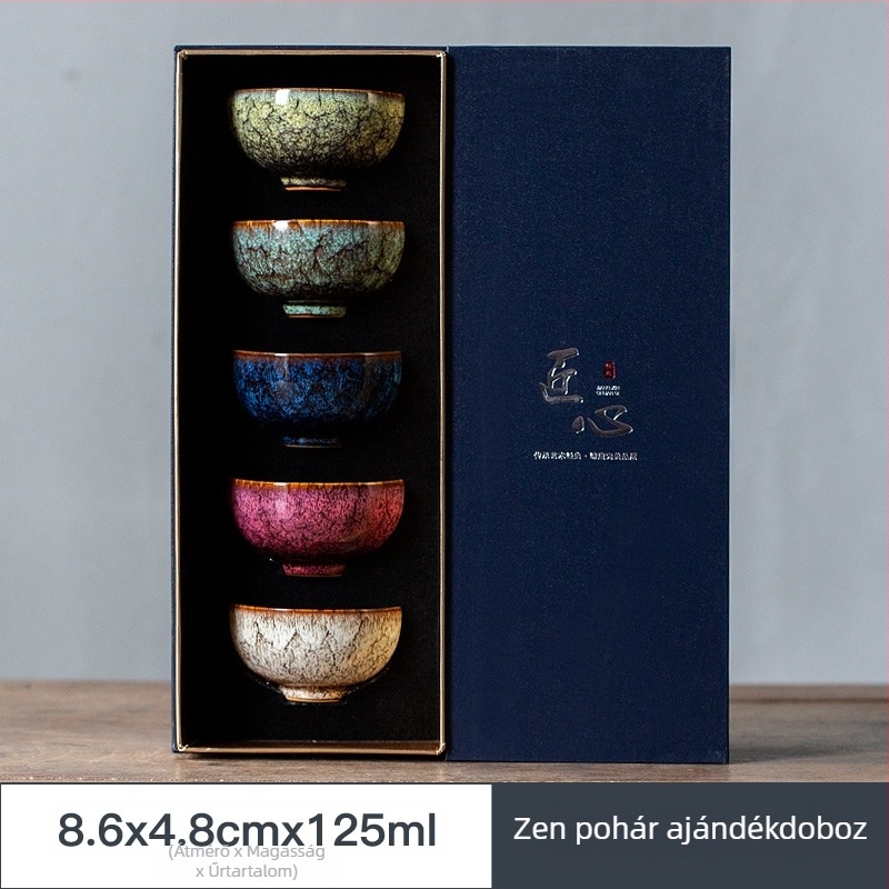Öt elemhez tartozó porcelán teáscsésék készlete ajándékdobozban