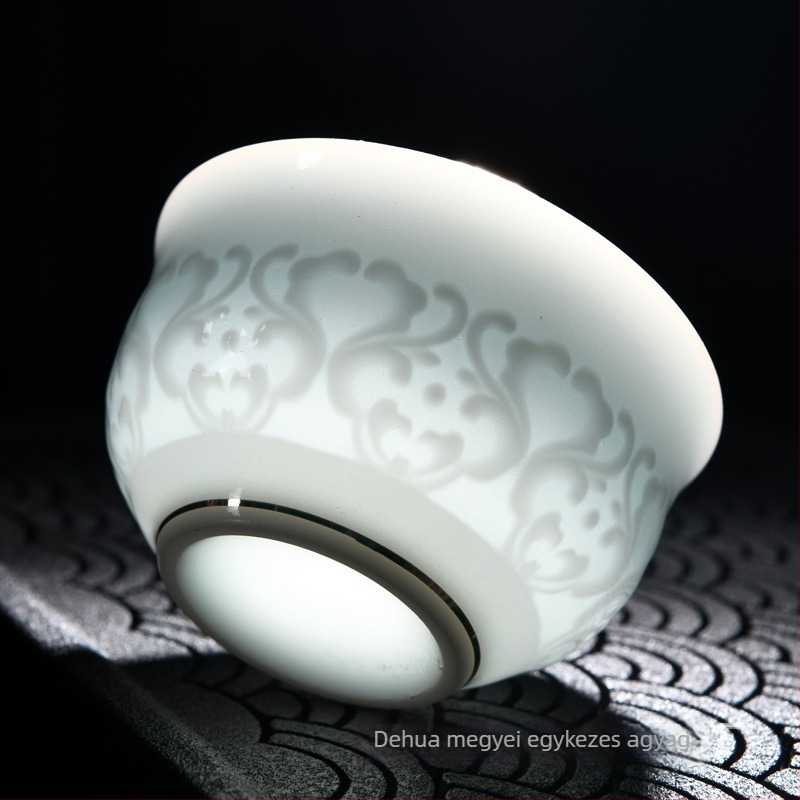 Gongfu teáscsésze – egyszemélyes kerámia teás készlet, celadon zöld-relief, nagy méret