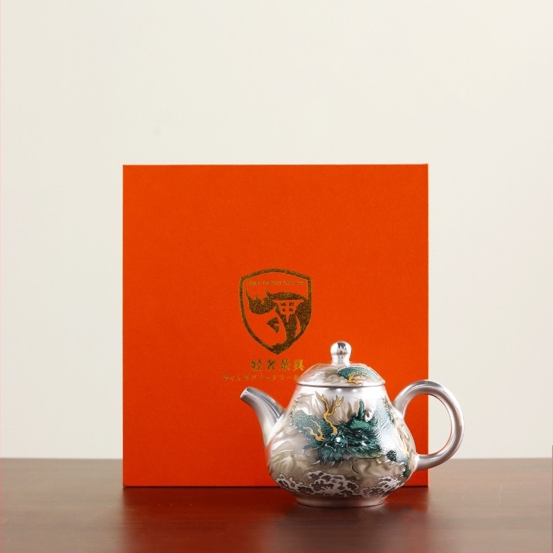 Körte alakú kung-fu teáskanna porcelán teáskészlettel, zöld sárkány motívummal, ezüstös díszítésekkel