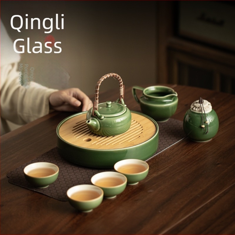 Japán stílusú porcelán teáskészlet zöld mázzal: teáskanna, teáscsészék és teás tálca, Kung Fu teáskészlet, kis otthoni használatra