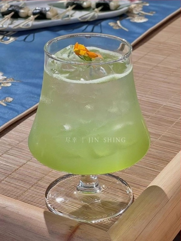 Kínai stílusú üvegpohár teához, magas goblet-formájú, szívóval, tej-tea pohár gleccser mintával