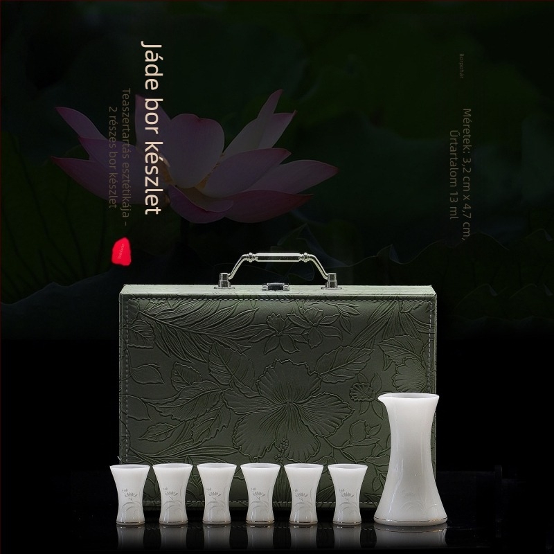 Dehua fehér porcelán boros kiszolgáló készlet poharakkal