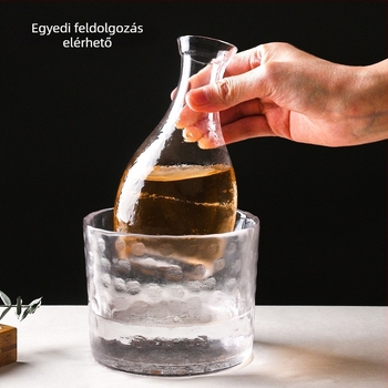 Japán stílusú üveges sake-kancsó és pohár készlet — kézzel készített, 1 kancsó és 3 pohár, kalapált mintázat, ajándékcsomag