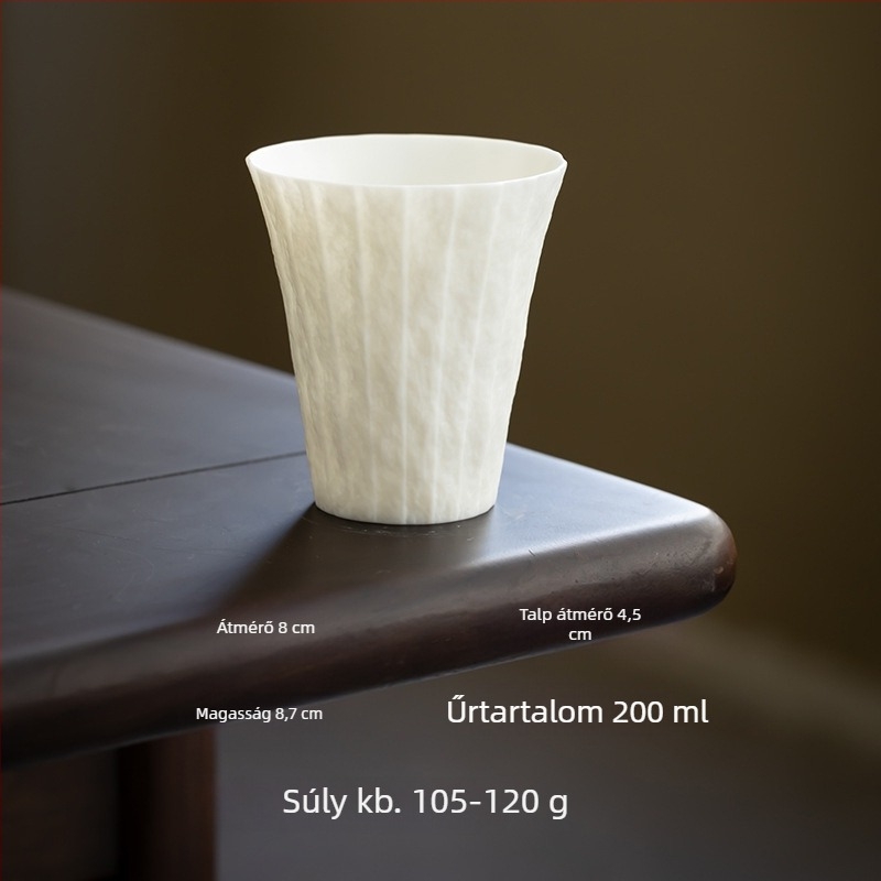 Matt felületű origami mintás kávéscsésze fehér porcelánból, latte arthoz és italokhoz.