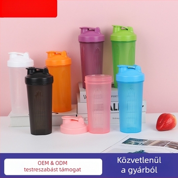 600 ml hordozható sportos vizes palack felnyitható fedéllel, színes