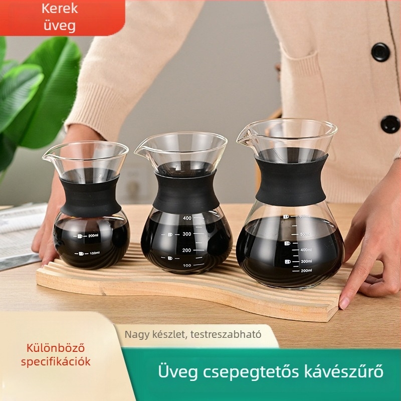 Üvegből készült kézi kávéfőző szűrő mérőskálával és üvegkancsóval a hideg kávé elkészítéséhez