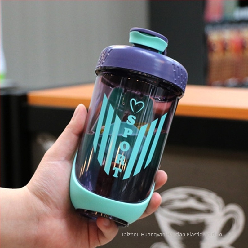 590 ml sportfehérje shaker pohár, dupla rétegű polikarbonát testtel, hordozható milkshake készítéséhez