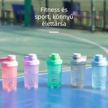 Csavarható fedelű shaker-palack, műanyag sportos italos palack testreszabható logóval, fehérjeporhoz alkalmas
